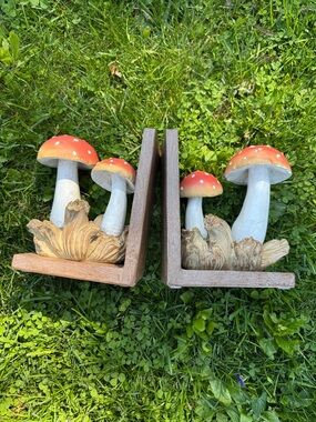 Mushroom Bookends 🍄